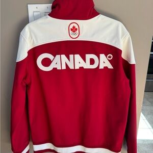 NEW - NWT- Red and White Performance Jacket - Size Men (Unisex) M